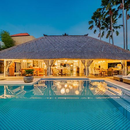 Villa Kalis, 10 Bedroom Family And Group Villa Seminyak Dış mekan fotoğraf