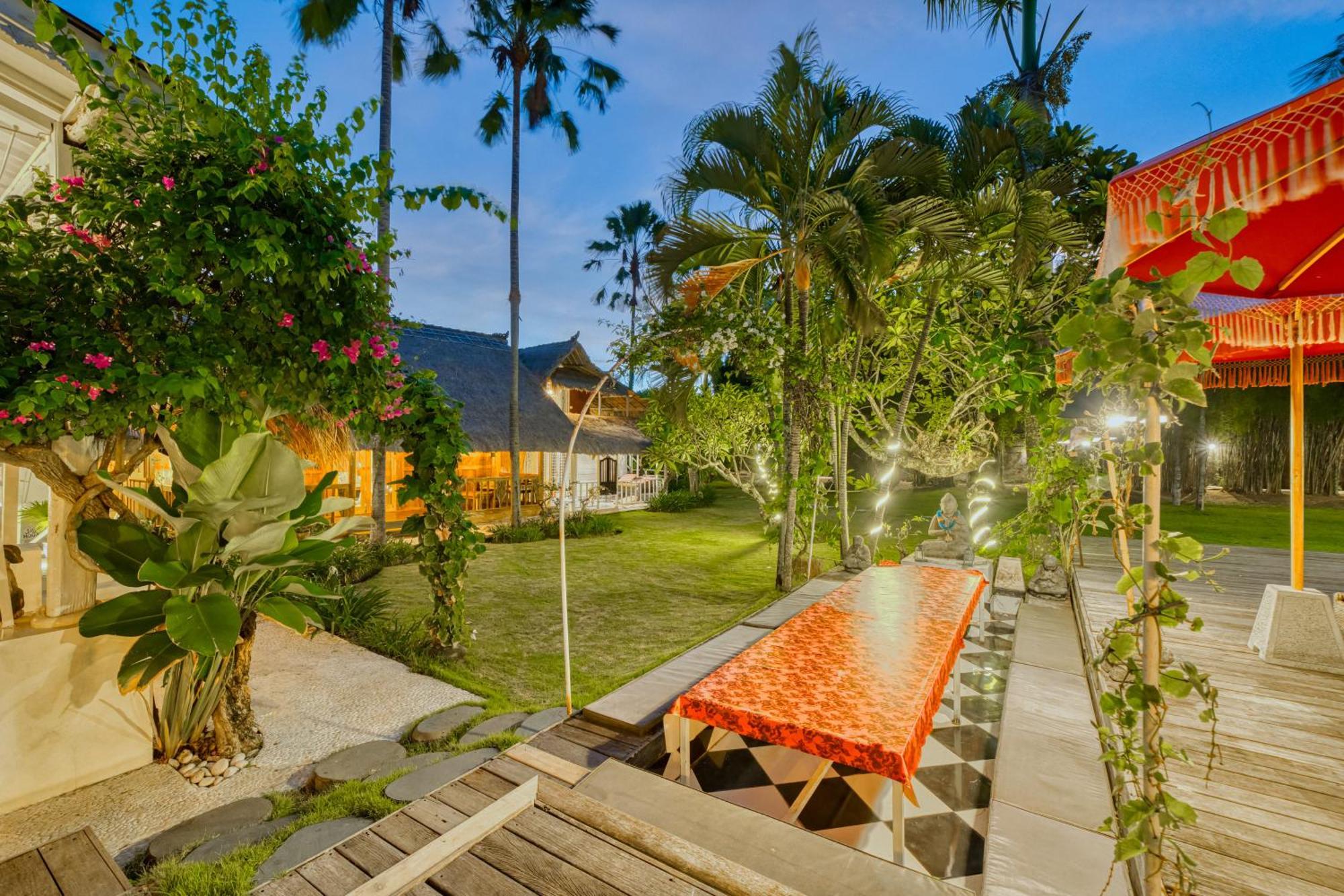 Villa Kalis, 10 Bedroom Family And Group Villa Seminyak Dış mekan fotoğraf