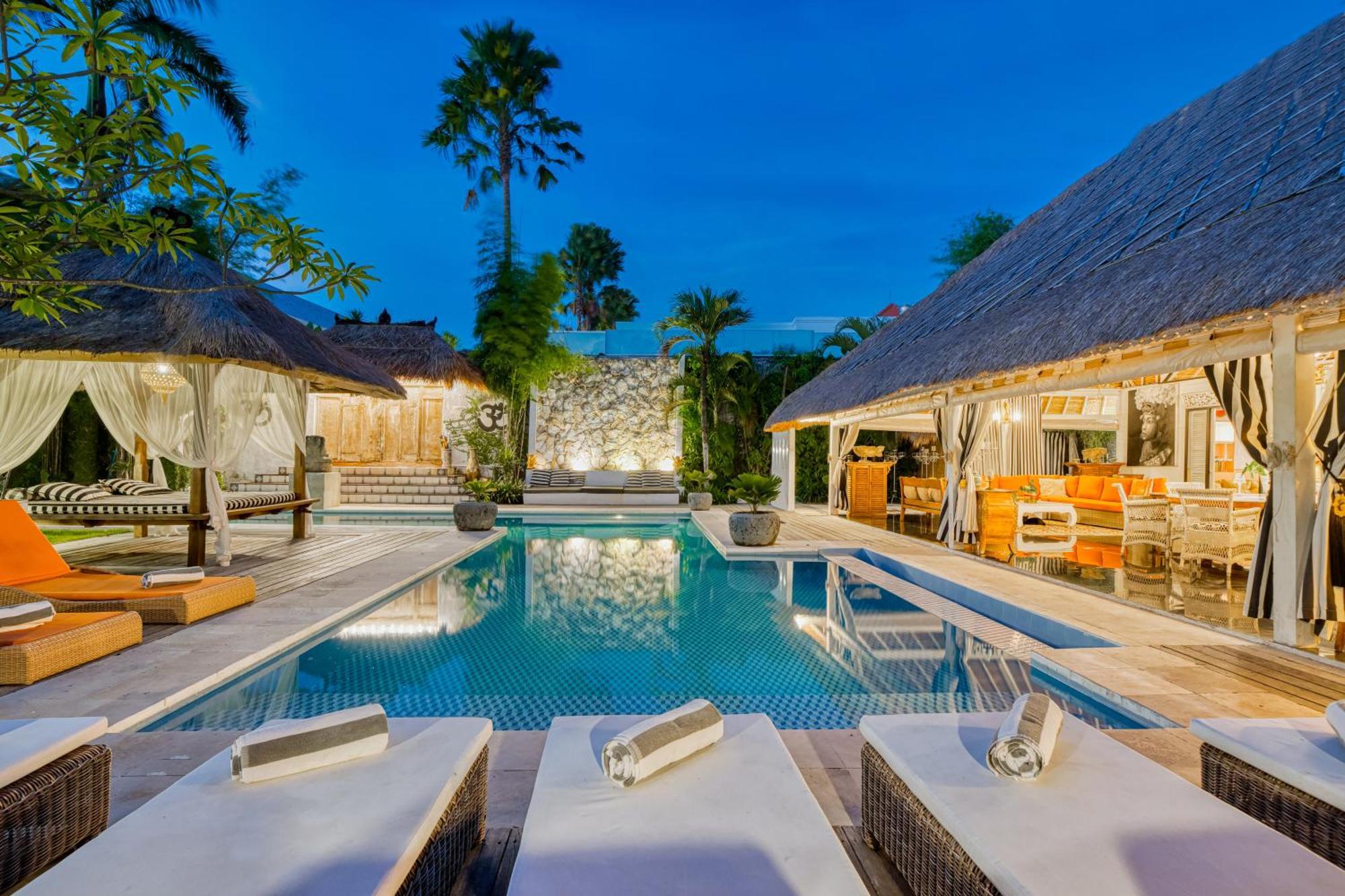 Villa Kalis, 10 Bedroom Family And Group Villa Seminyak Dış mekan fotoğraf