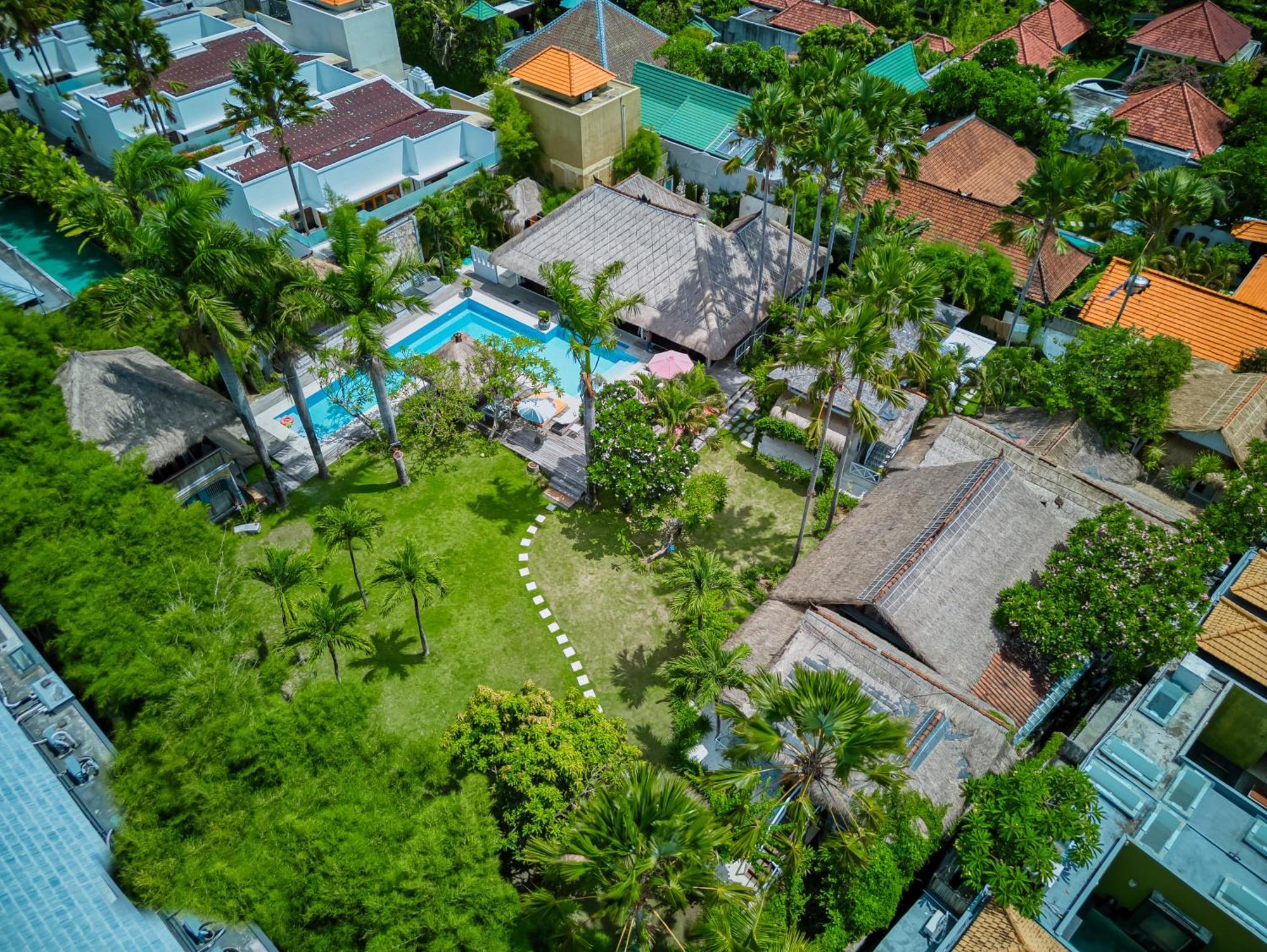 Villa Kalis, 10 Bedroom Family And Group Villa Seminyak Dış mekan fotoğraf